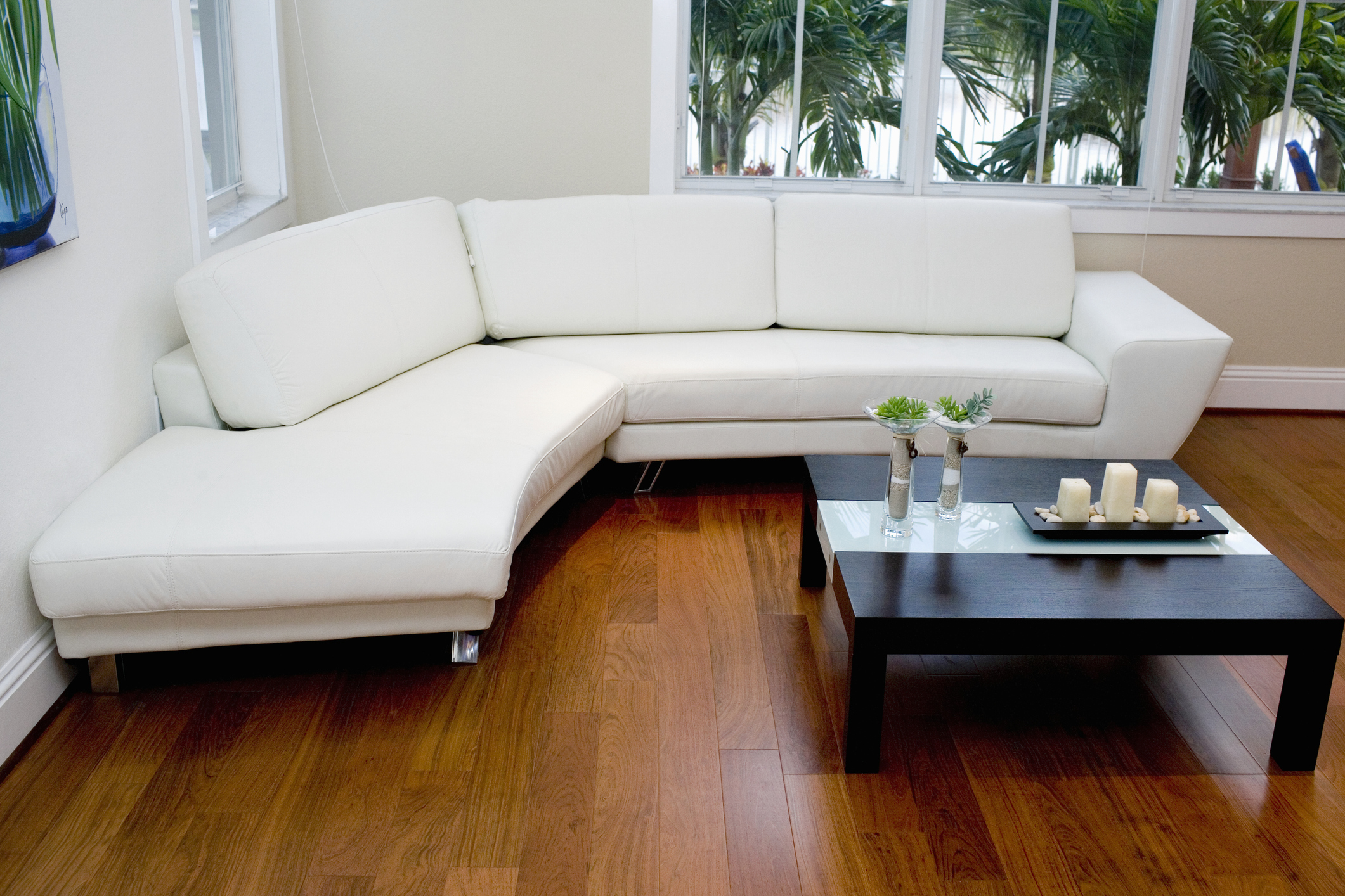 Best Living Room Flooring for Your Budget: Laminate